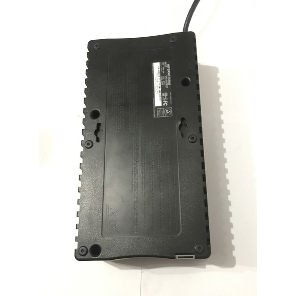 Tripp Lite Internet Office UPS Power INTERNET 550U TRIPPLITE Needs Battery AsIs - Picture 7 of 7